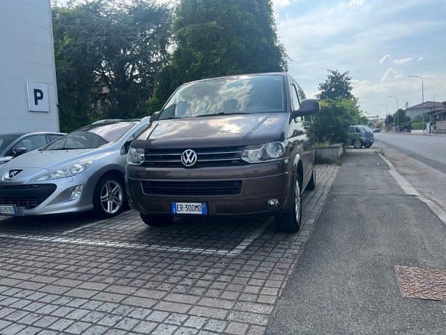 Usata VW Caravelle Comfortline 180 CV (132 kW) 2013 Marrone Monovolume