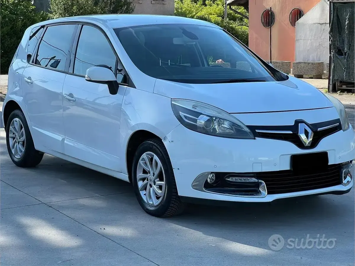 Usata Renault Scenic E-Tech XMOD 110 CV (80 kW) 2014 Bianco Monovolume