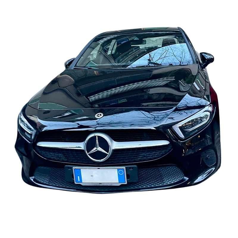 Usata Mercedes 180 116 CV (85 kW) 2018 Nero Berlina