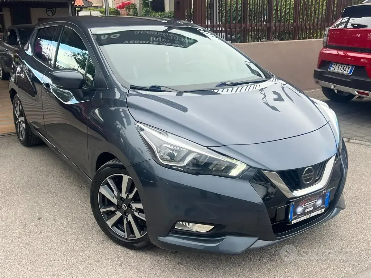 Usata Nissan Micra Tekna 90 CV (66 kW) 2017 Grigio Utilitaria