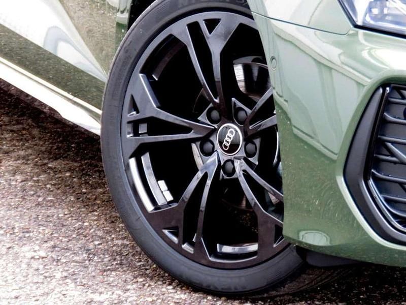 Nuova Audi A3 S-Line 150 CV (110 kW) 2025 Verde Berlina