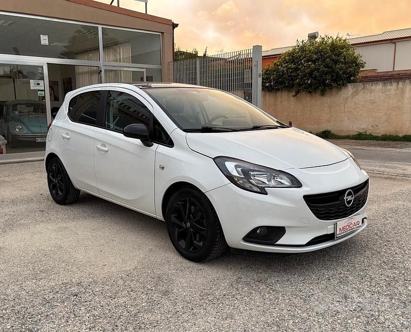Usata Opel Corsa 75 CV (55 kW) 2016 Bianco Berlina