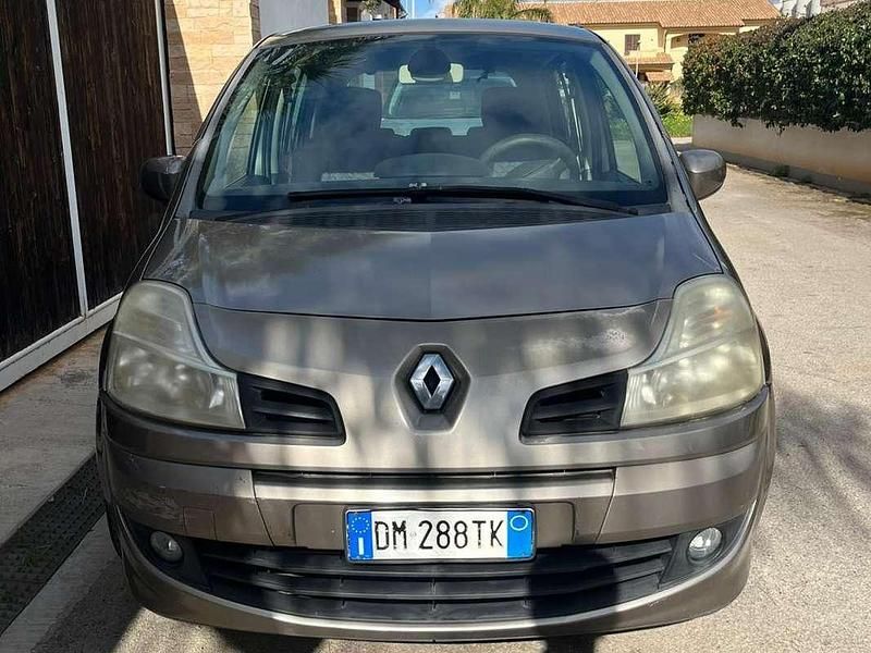 Usata Renault Modus Dynamique 86 CV (63 kW) 2008 Beige Monovolume