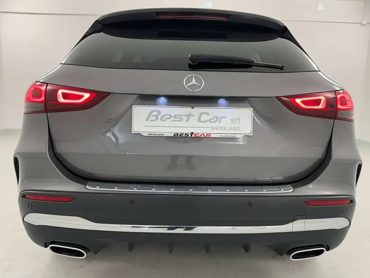 Usata Mercedes GLA180 Premium 136 CV (100 kW) 2022 Grigio metalizzato SUV