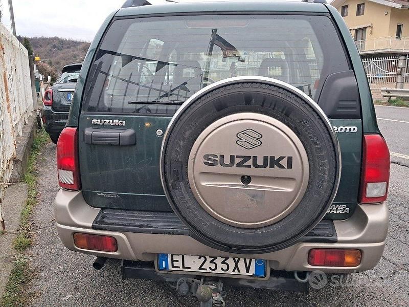 Usata Suzuki Grand Vitara 109 CV (80 kW) 2002 Verde SUV
