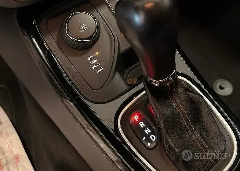Usata Jeep Compass Limited 140 CV (102 kW) 2017 Grigio SUV