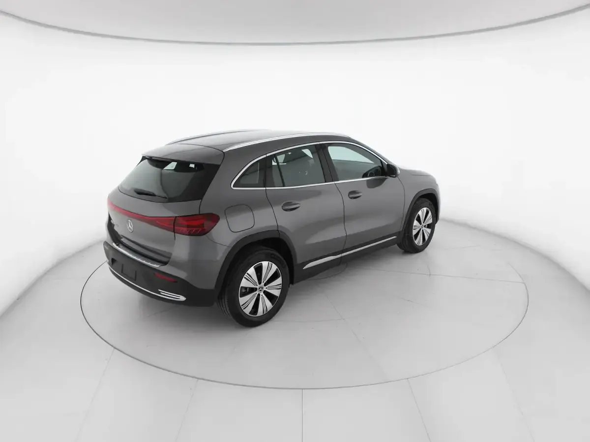 Nuova Mercedes EQA250+ Progressive 94 kW (129 CV) 2026 Grigio montagna SUV