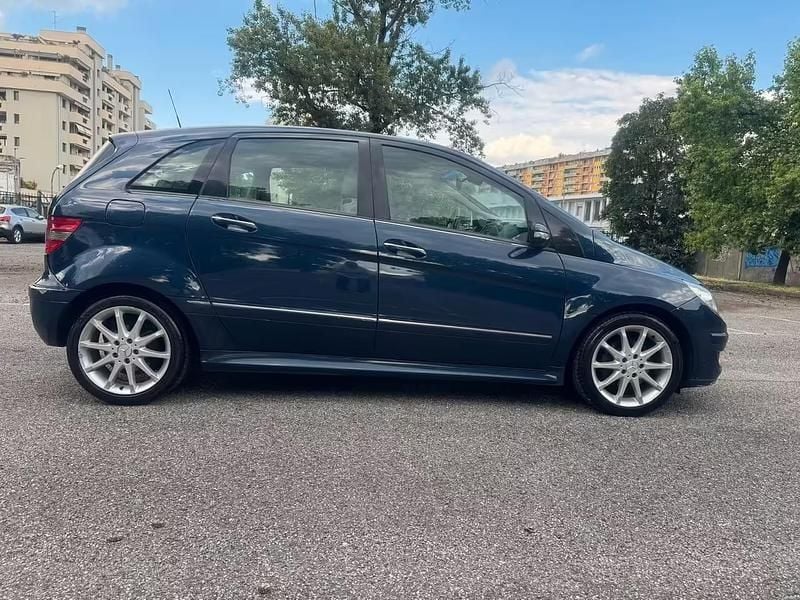 Usata Mercedes B200 140 CV (102 kW) 2006 Blu Monovolume