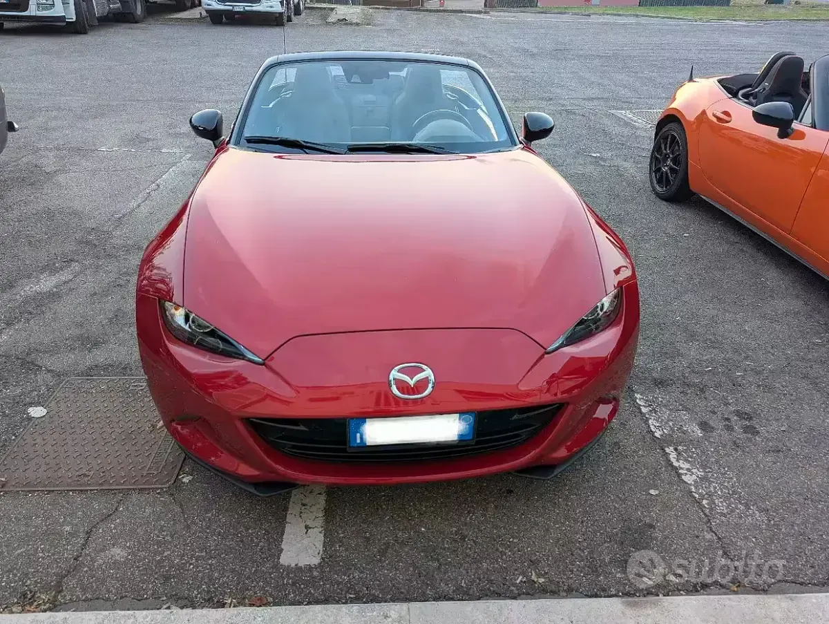 Usata Mazda MX5 Exceed 131 CV (96 kW) 2017 Rosso Cabrio
