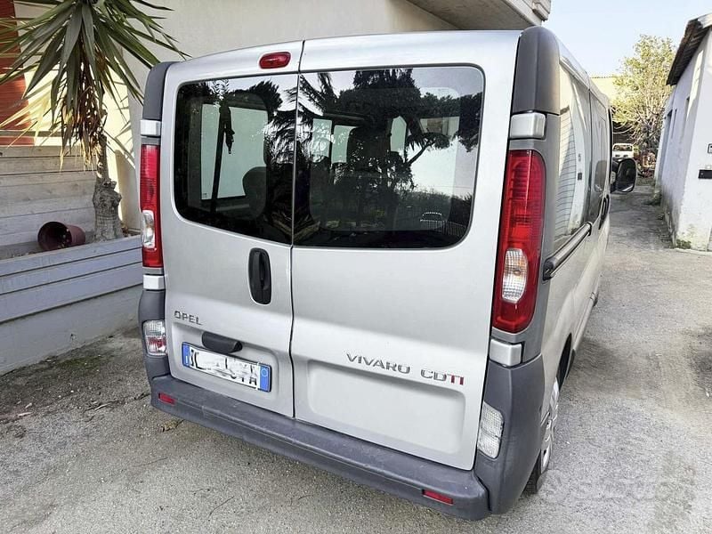 Usata Opel Vivaro 114 CV (83 kW) 2008 Grigio Monovolume