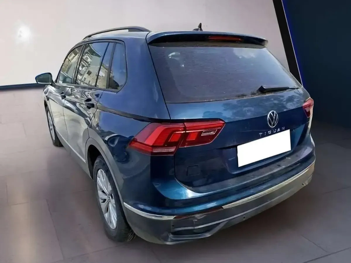 Usata VW Tiguan Life 150 CV (110 kW) 2023 Blu/azzurro SUV