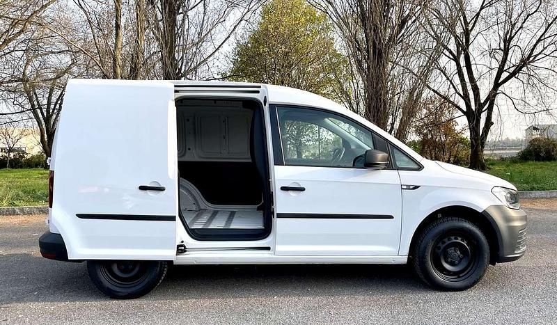 Usata VW Caddy Business+ 102 CV (75 kW) 2019 Bianco candy pastello Monovolume