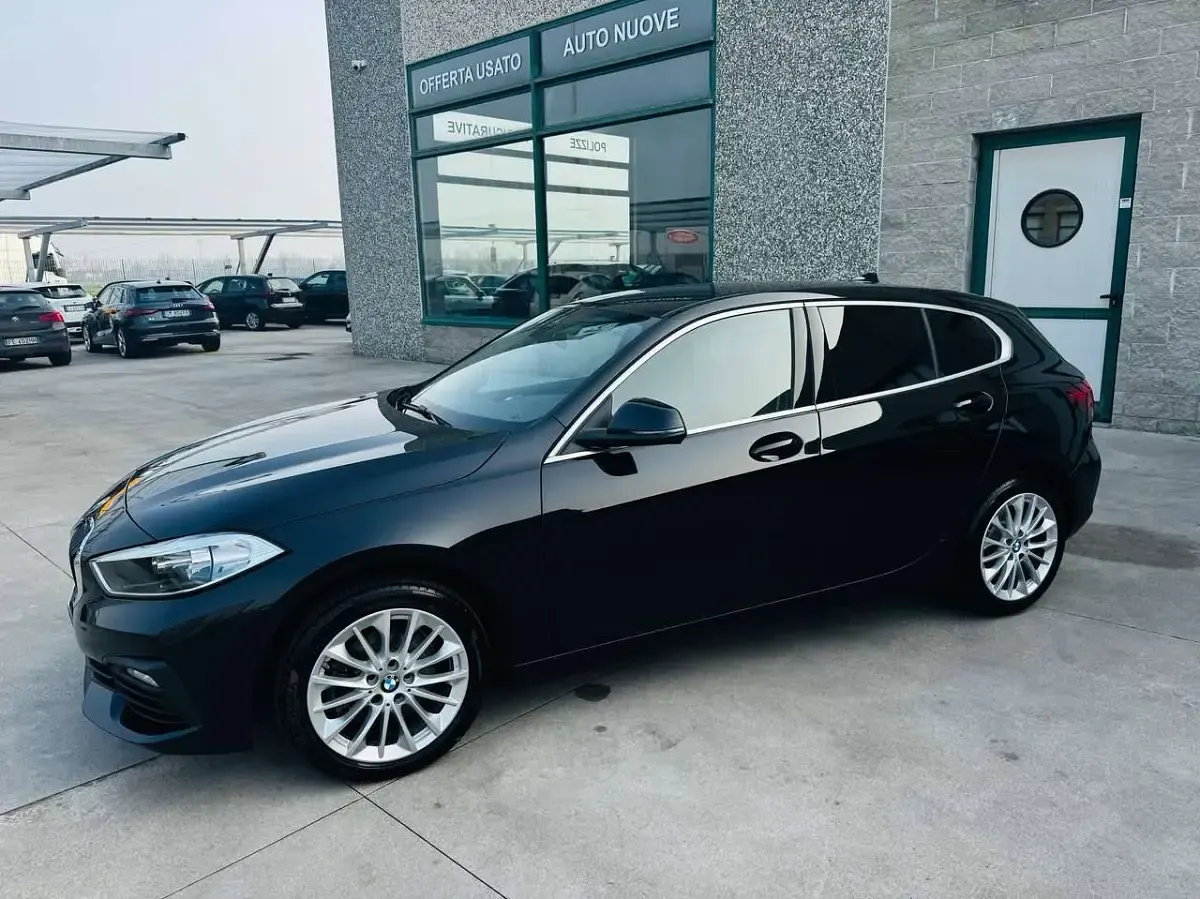 Usata BMW 116 Sport Line 116 CV (85 kW) 2022 Nero Utilitaria