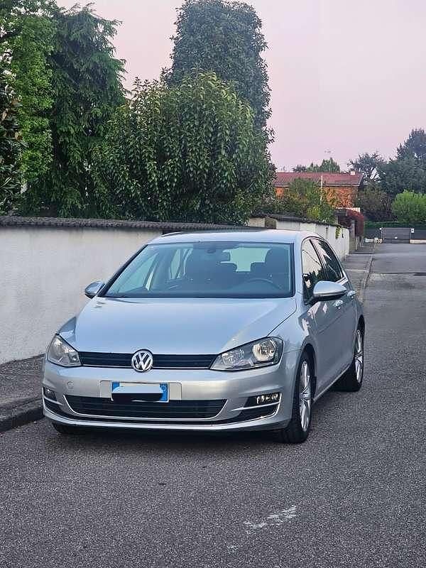 Usata VW Golf VII Highline 105 CV (77 kW) 2014 Berlina