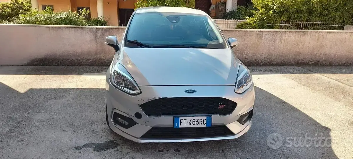 Usata Ford Fiesta ST-Line 116 CV (85 kW) 2019 Grigio Utilitaria