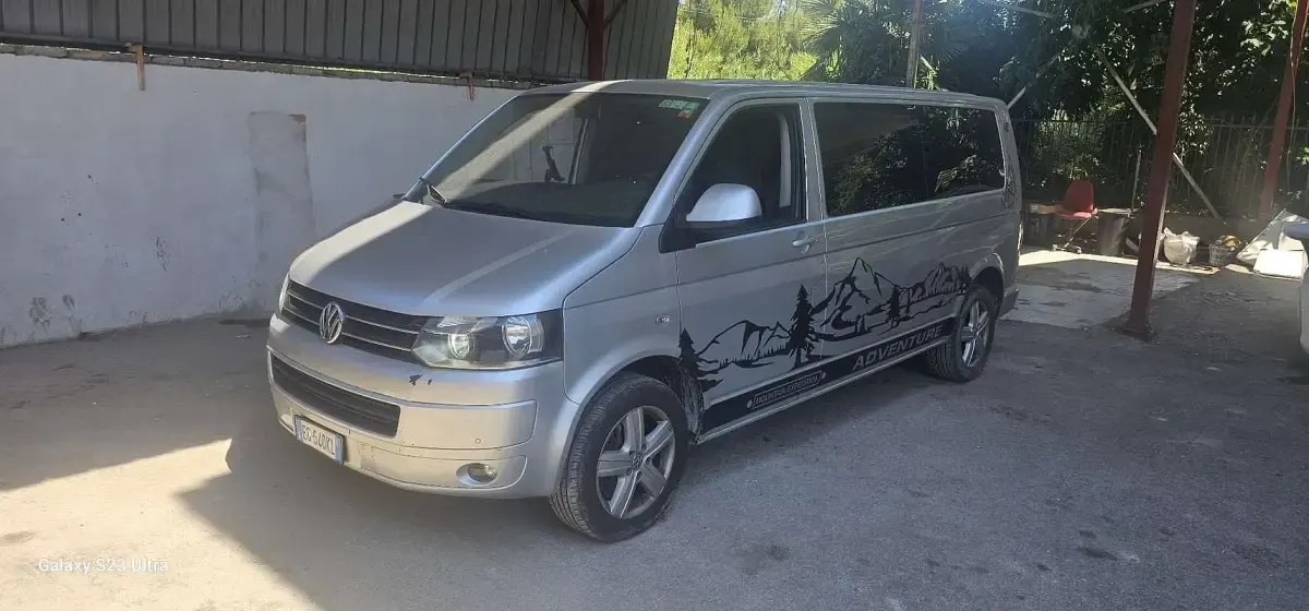 Usata VW Caravelle 179 CV (131 kW) 2011 Argento Furgone
