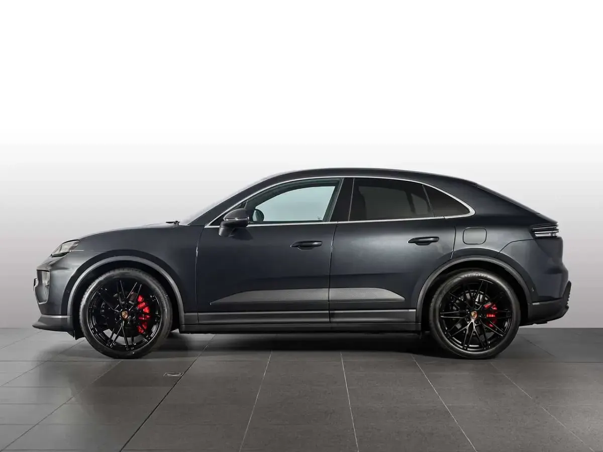 Nuova Porsche Macan 517 CV (380 kW) 2026 Grigio vulcano SUV