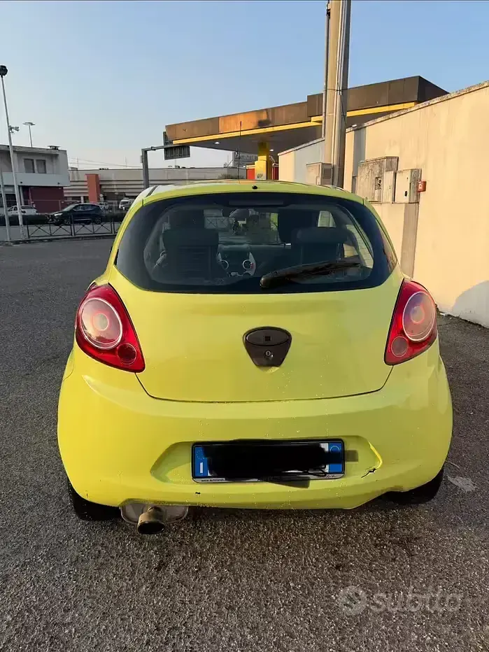 Usata Ford Ka 69 CV (50 kW) 2004 Giallo Utilitaria