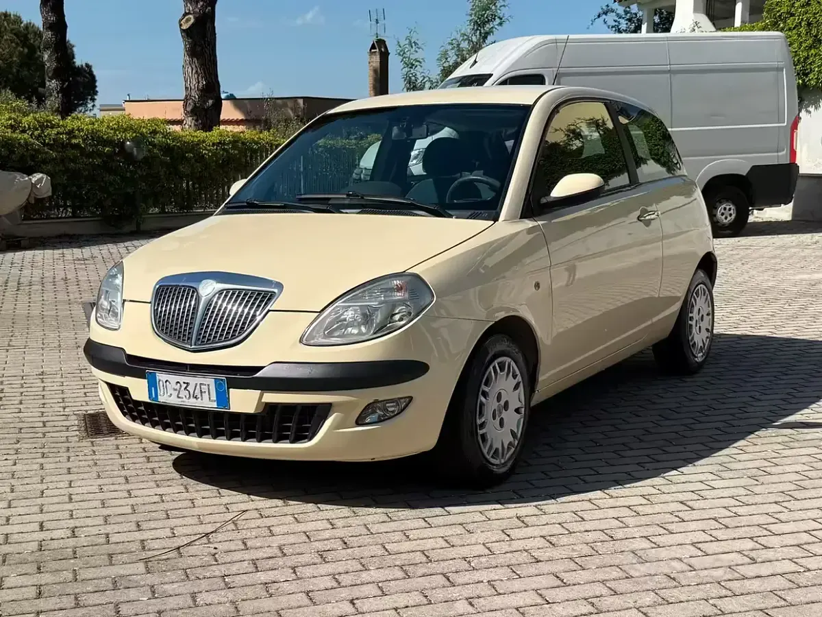 Usata Lancia Ypsilon 69 CV (50 kW) 2006 Utilitaria
