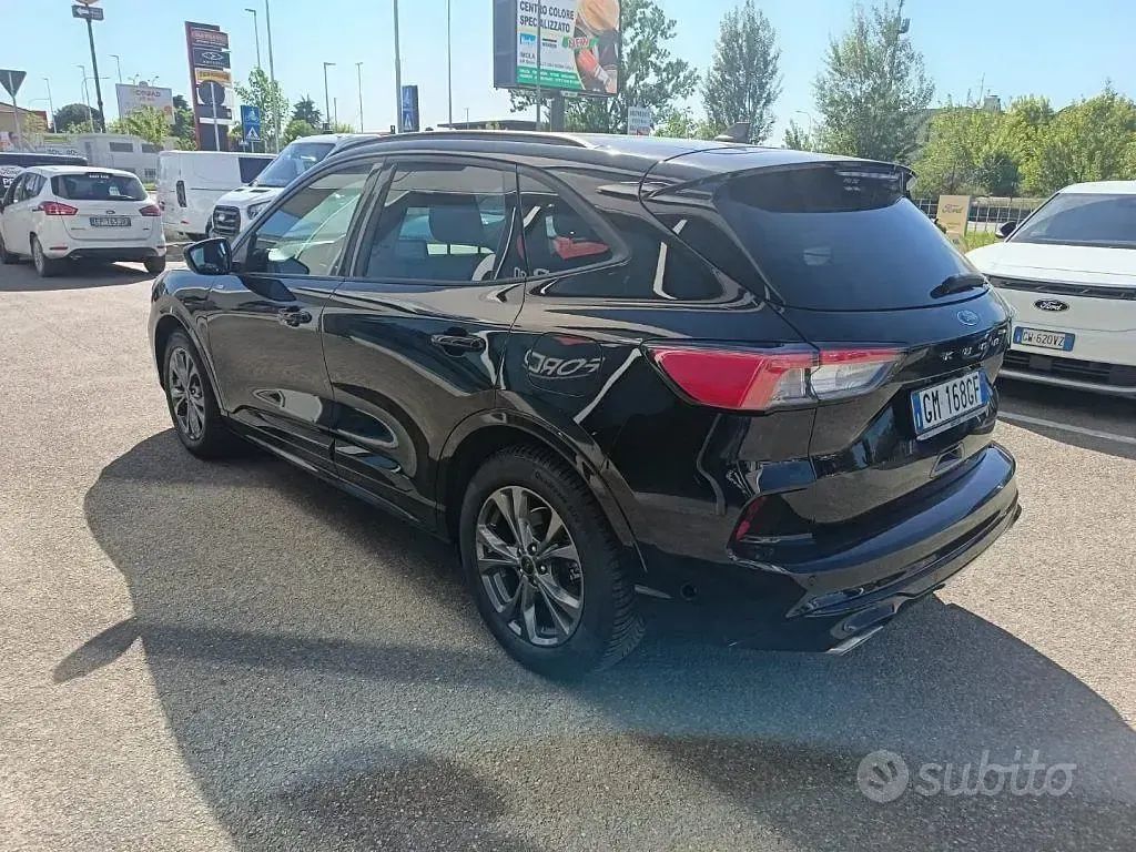Usata Ford Kuga ST-Line 150 CV (110 kW) 2023 Nero SUV