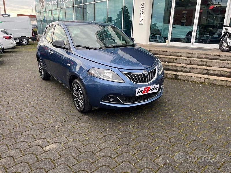 Usata Lancia Ypsilon S 69 CV (50 kW) 2024 Blu Utilitaria