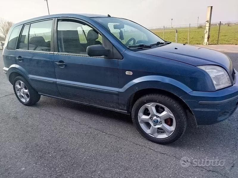 Usata Ford Fusion 80 CV (58 kW) 2007 Blu Utilitaria