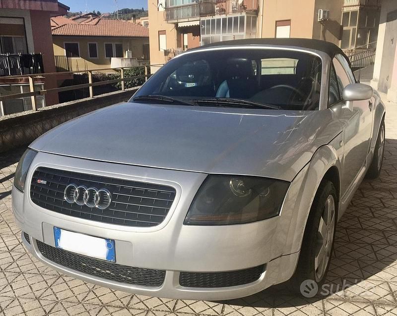 Usata Audi TT Roadster 180 CV (132 kW) 2000 Grigio Cabrio