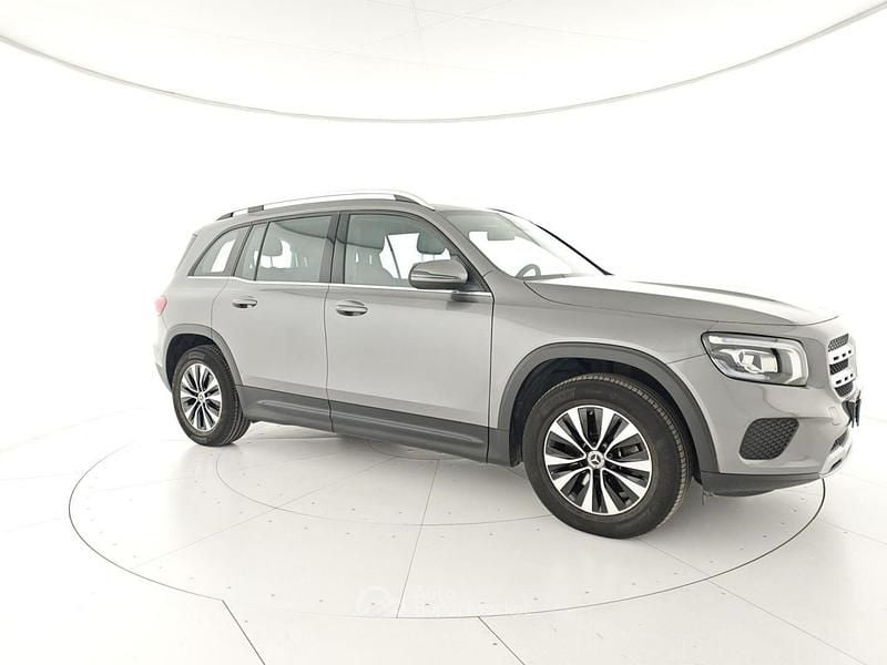 Grigio Usata 2022 Mercedes GLB200 SUV | 31.900 € (Super prezzo) - Immagine 1/4