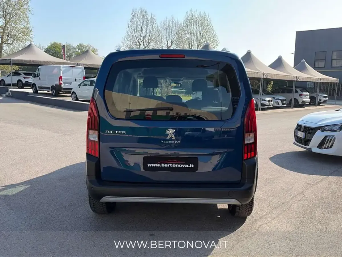 Usata Peugeot Rifter Allure 102 CV (75 kW) 2020 Blu/azzurro Monovolume
