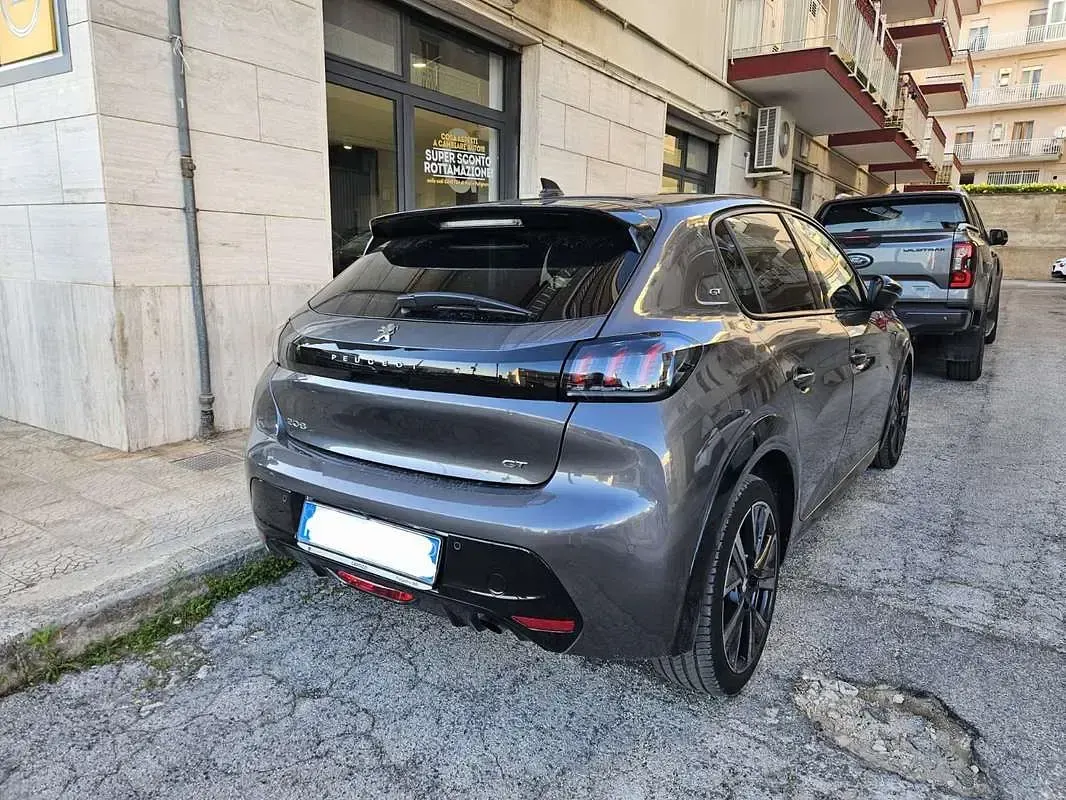 Usata Peugeot 208 GT 102 CV (75 kW) 2022 Grigio Utilitaria