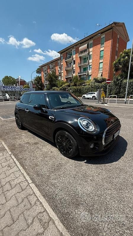 Usata Mini Cooper D 116 CV (85 kW) 2020 Nero Utilitaria