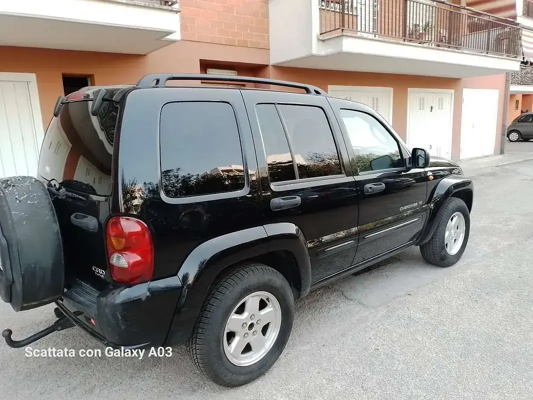 Usata Jeep Cherokee 150 CV (110 kW) 2003 Nero SUV