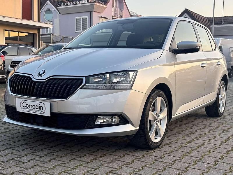 Usata Skoda Fabia Design Edition 60 CV (44 kW) 2019 Argento metallizzato Berlina