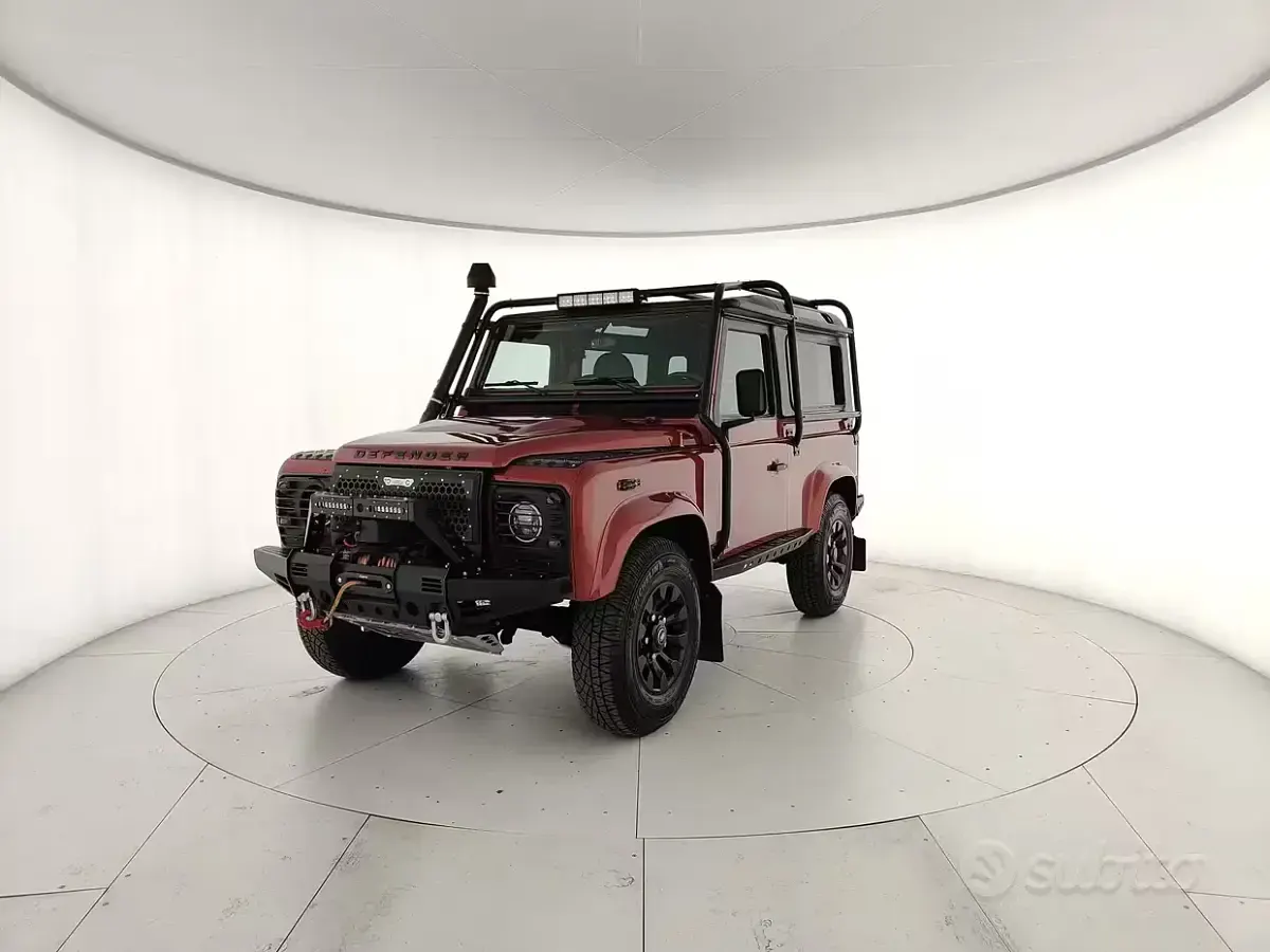 Usata Land Rover Defender SE 122 CV (89 kW) 2010 Station wagon