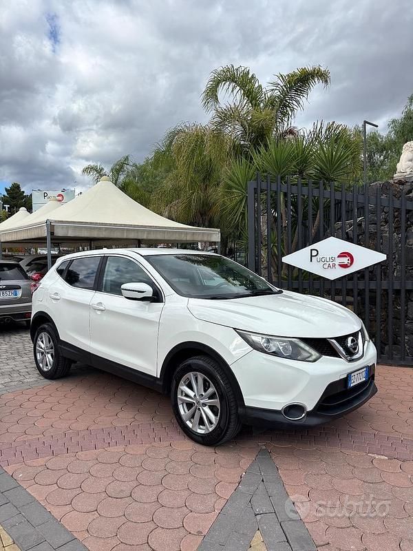 Bianco Usata 2015 Nissan Qashqai Tekna SUV | 13.490 € (Molto cara) - Immagine 1/4