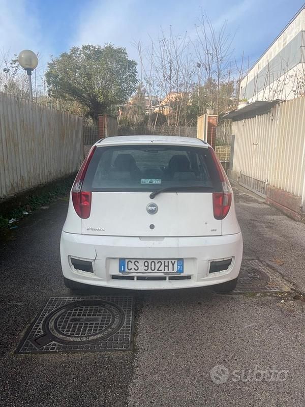 Usata Fiat Punto 70 CV (51 kW) 2001 Bianco Utilitaria