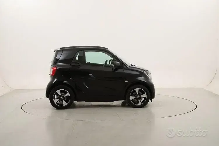 Usata Smart ForTwo Coupé Passion 41 kW (56 CV) 2021 Nero Utilitaria