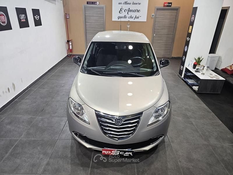 Usata Lancia Ypsilon Gold 95 CV (69 kW) 2015 Marrone Utilitaria