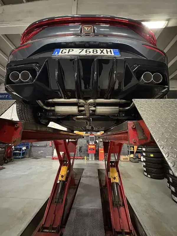 Usata Cupra Leon 150 CV (110 kW) 2024 Berlina