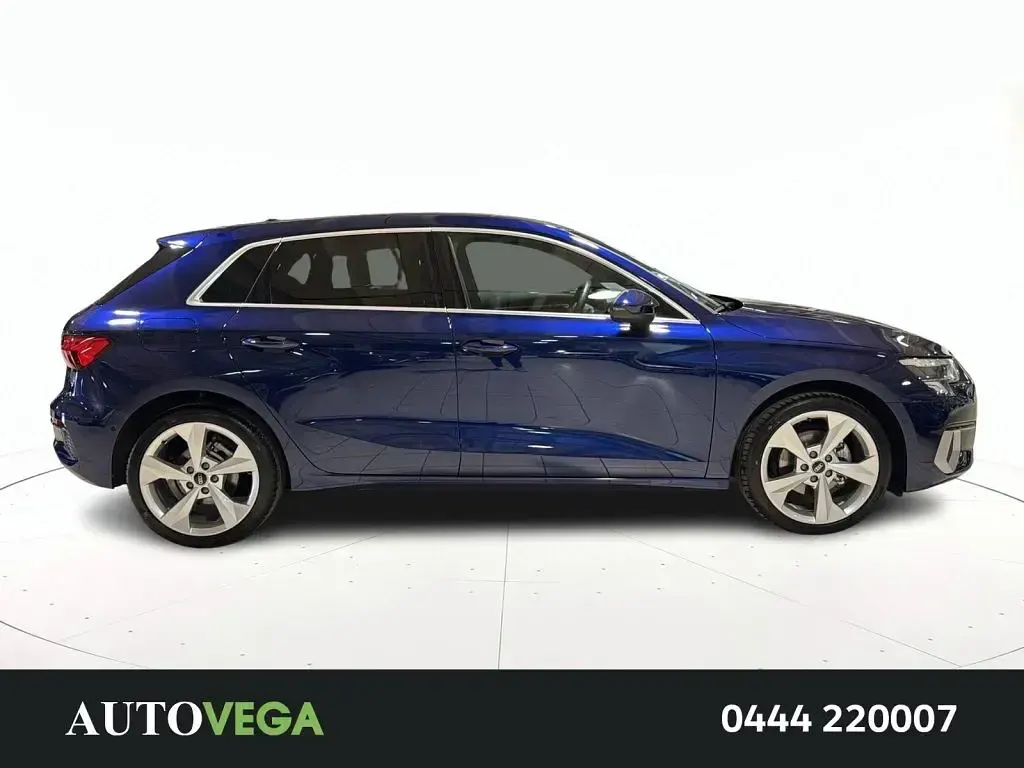 Usata Audi A3 S-Line 150 CV (110 kW) 2024 Blu pastello Berlina