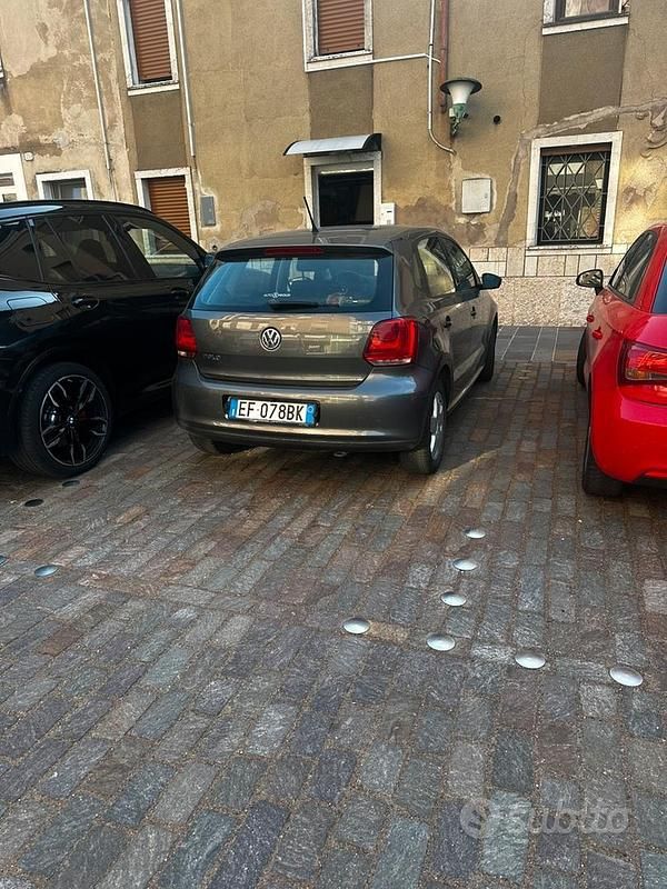 Usata VW Polo 64 CV (47 kW) 2010 Grigio Monovolume