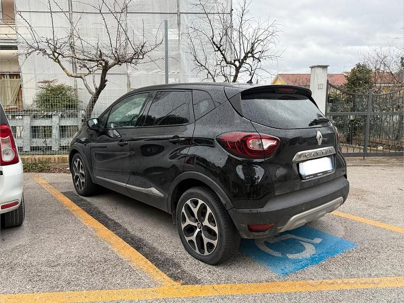Usata Renault Captur Intens 90 CV (66 kW) 2018 Nero SUV