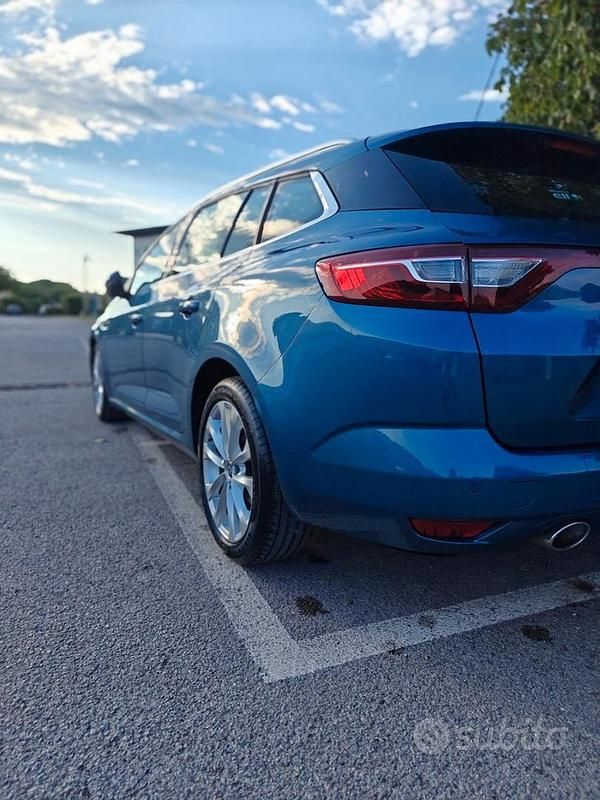 Usata Renault Mégane GrandTour 116 CV (85 kW) 2019 Blu Station wagon