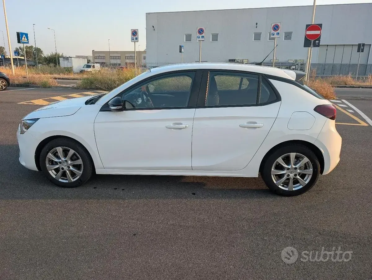 Usata Opel Corsa 101 CV (74 kW) 2022 Bianco Utilitaria