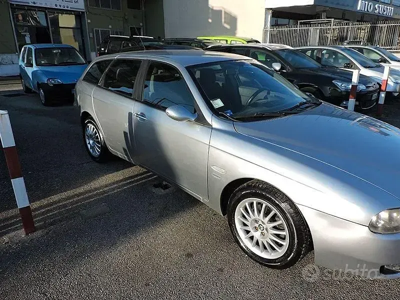 Usata Alfa Romeo 156 Exclusive 116 CV (85 kW) 2005 Grigio Station wagon