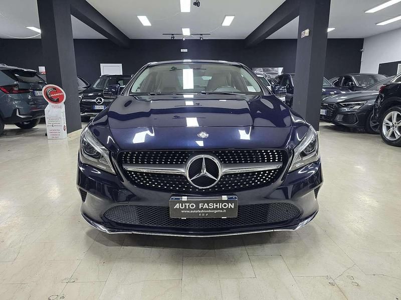 Usata Mercedes CLA200 136 CV (100 kW) 2017 Blu/azzurro Berlina