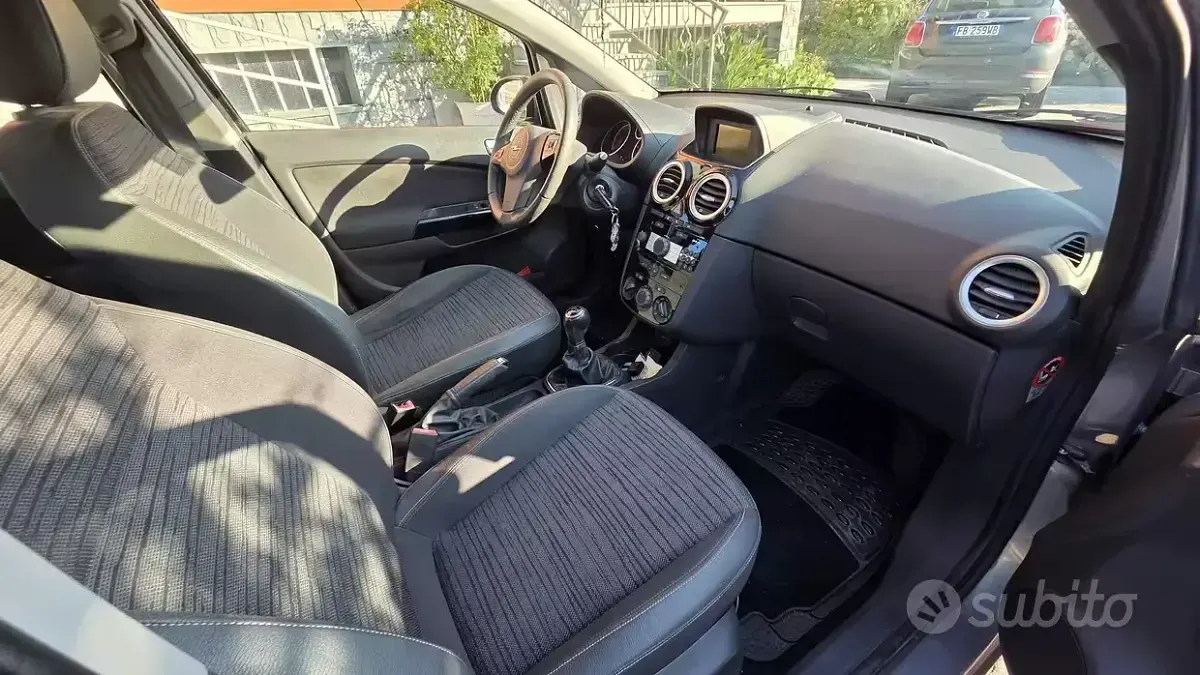 Usata Opel Corsa 86 CV (63 kW) 2014 Grigio Utilitaria