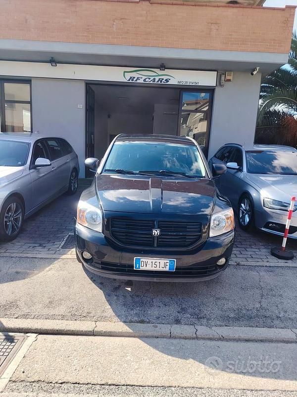 Nero Usata 2009 Dodge Caliber SXT Due volumi | 4500 € (Molto cara) - Immagine 1/4