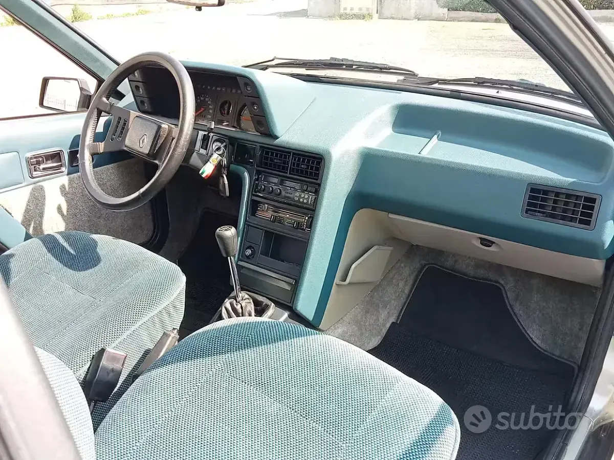 Usata Renault Fuego 110 CV (80 kW) 1980 Grigio Coupé