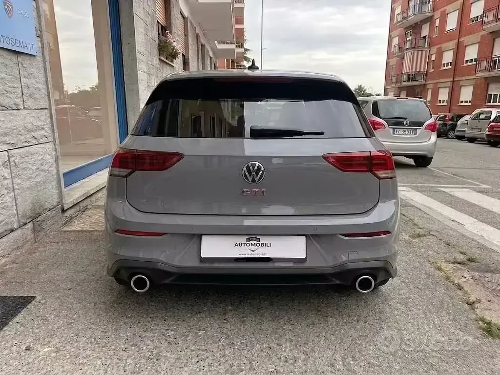 Usata VW Golf VIII GTI 245 CV (180 kW) 2023 Grigio Berlina